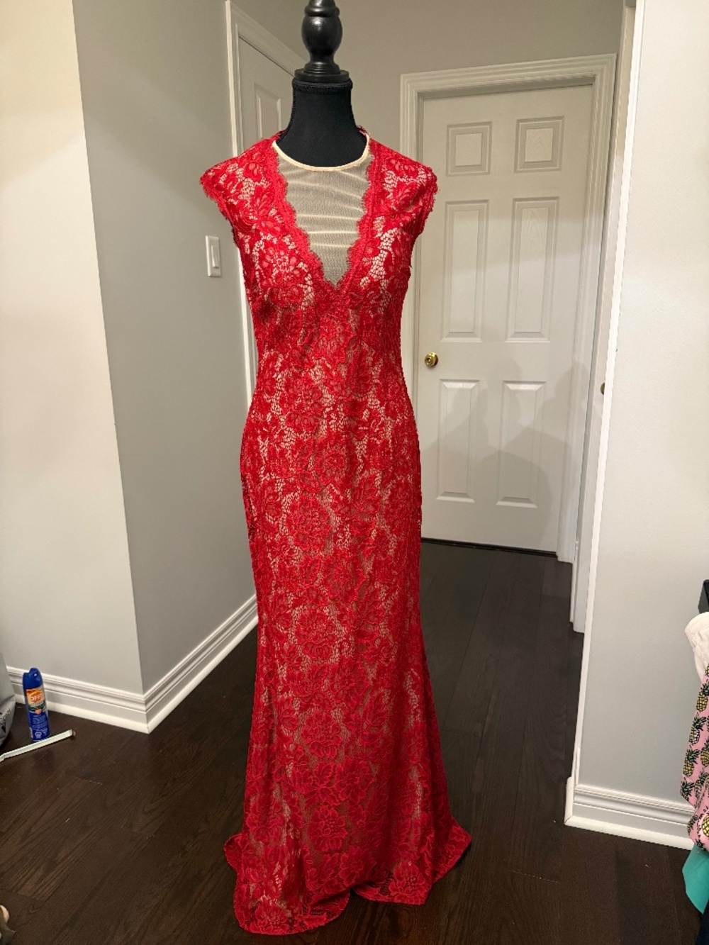 Beautiful red formal floor length gown - Size 8